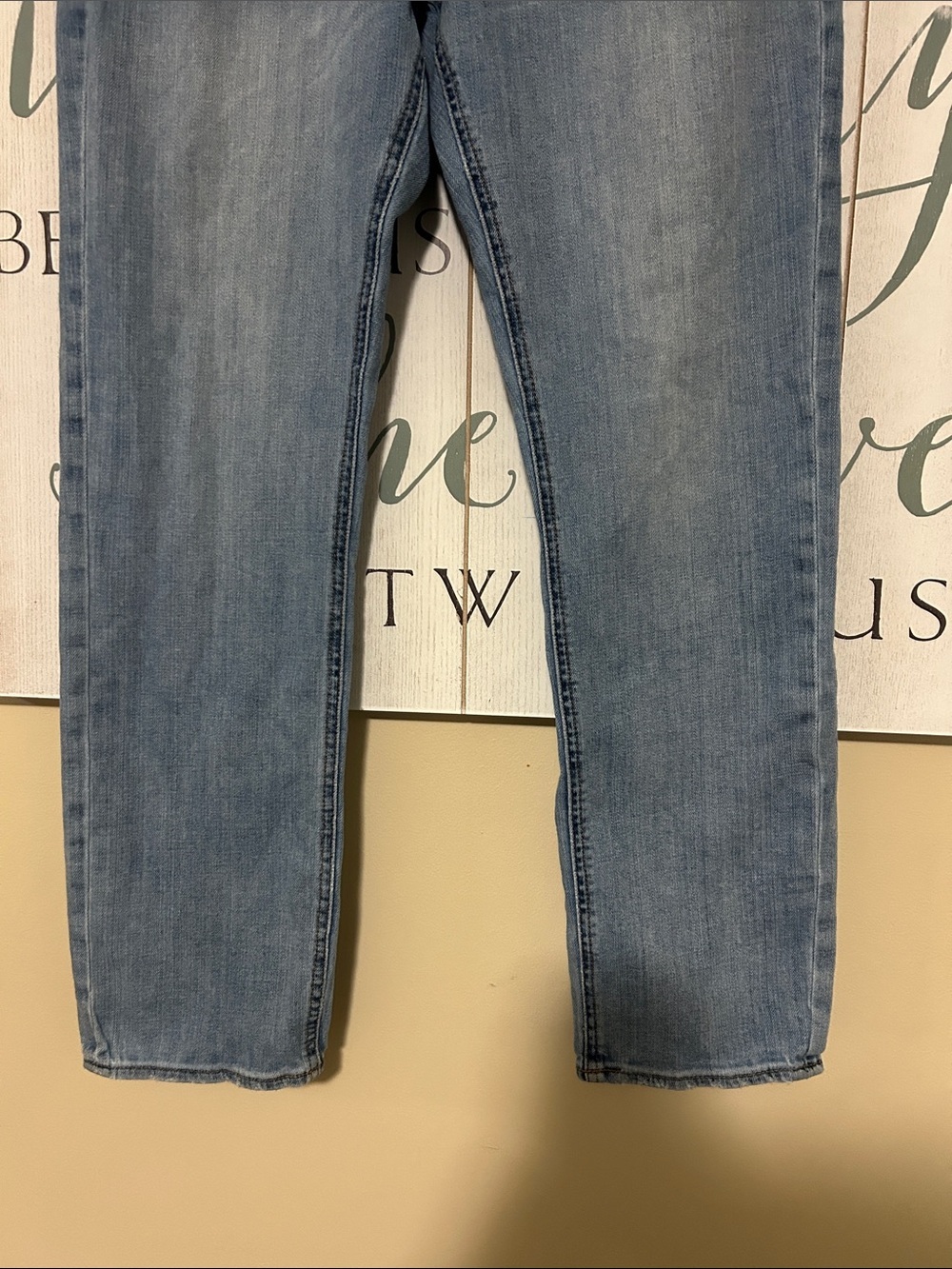 J Crew mercantile flex straight leg Men's Lightwash Jeans, size 32/30 - Picture 3 of 8